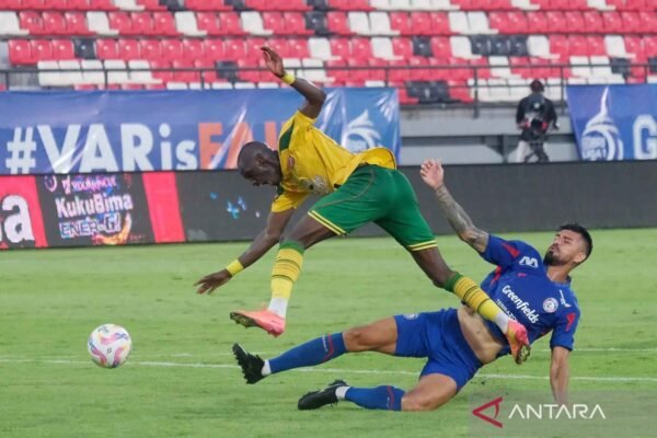 Pertandingan Bergengsi Arema vs Persebaya Berakhir Imbang 1-1