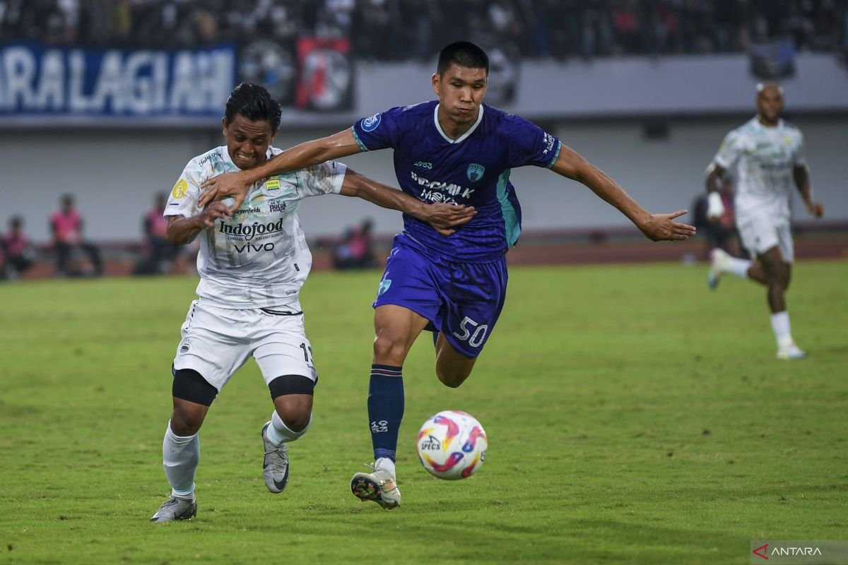 Penghargaan dari Hodak untuk Penampilan Tim Persib Meski Gagal Menang