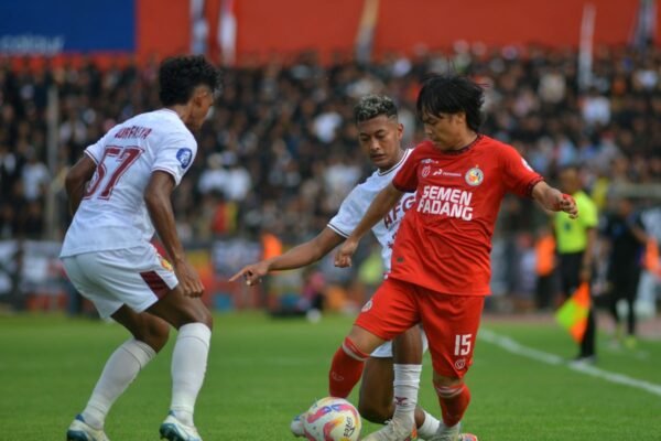 Semen Padang Masih Berjuang, Tahan Imbang Persik 1-1