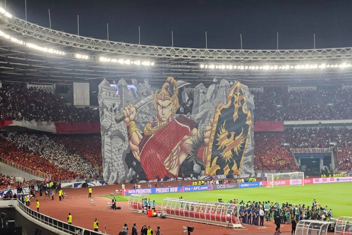 Sure! Here are some alternate titles for "Koreografi Berhias Tifo Pendekar: Wayang Warnai Laga Indonesia vs China":

Tifo Pendekar: Menghidupkan Wayang dalam Pertarungan Indonesia vs China
Pertarungan Budaya: Koreografi Tifo Pendekar dalam Laga Indonesia vs China
Wayang Beraksi: Koreografi Tifo Pendekar untuk Indonesia vs China
Harmoni Tifo Pendekar: Menggambarkan Laga Seru Indonesia vs China
Kreativitas Tifo: Pendekar Wayang Meriahkan Duel Indonesia-China
Pesona Wayang: Tifo Pendekar dalam Aksi Pertandingan Indonesia vs China

Feel free to mix and match or modify further!