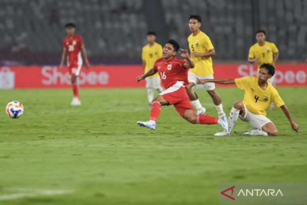 Apakah Dikenal Banyak Suporter? Gerald Vanenburg Tetap Fokus pada Permainan